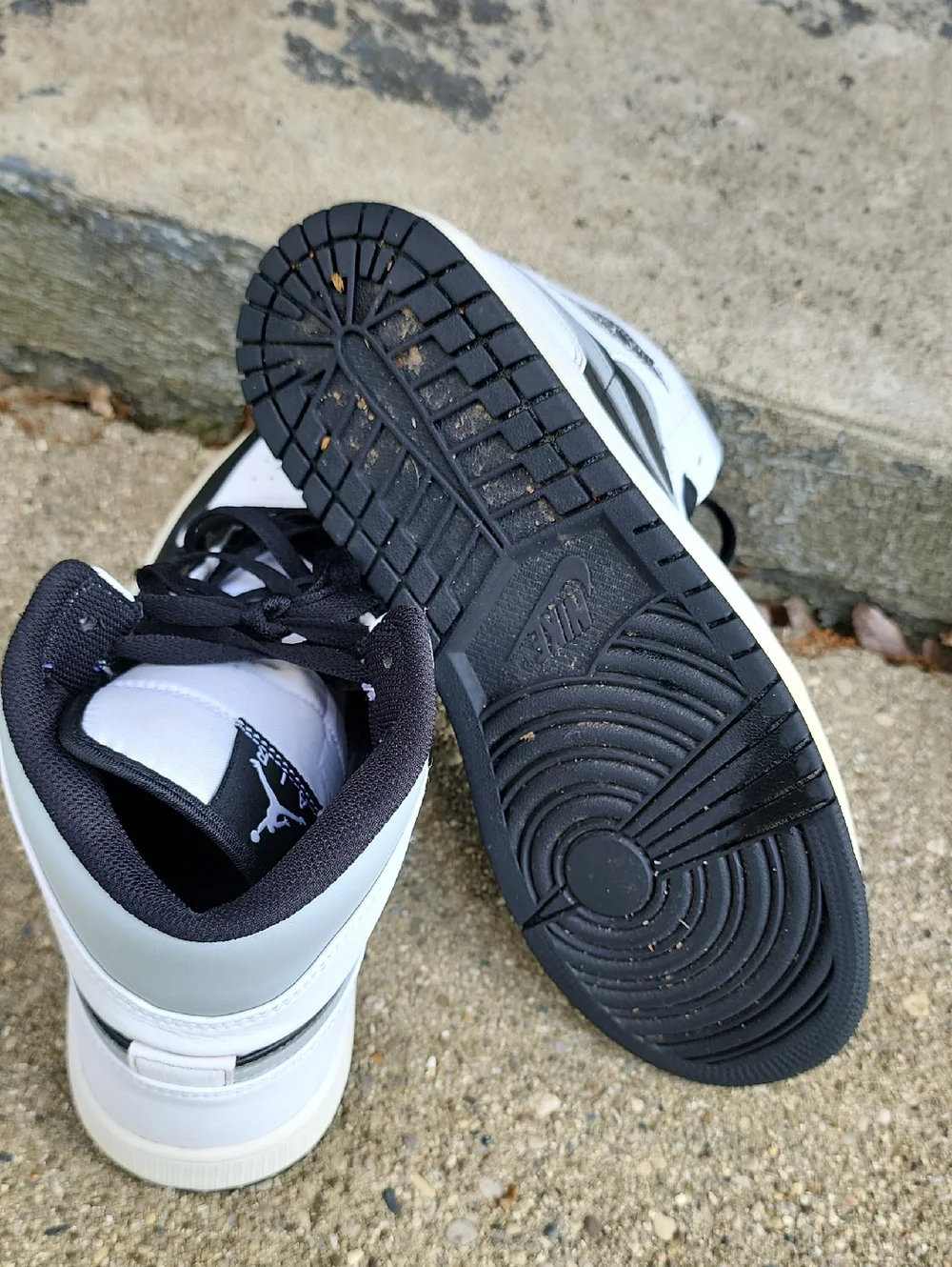 Nike Air Jordan Mens Retro 1 Shoes - Picture 5 of 5